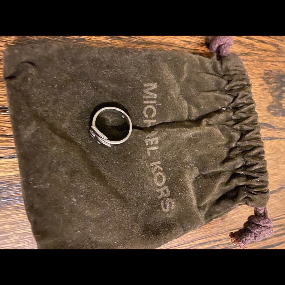 Michael Korda ring size 5